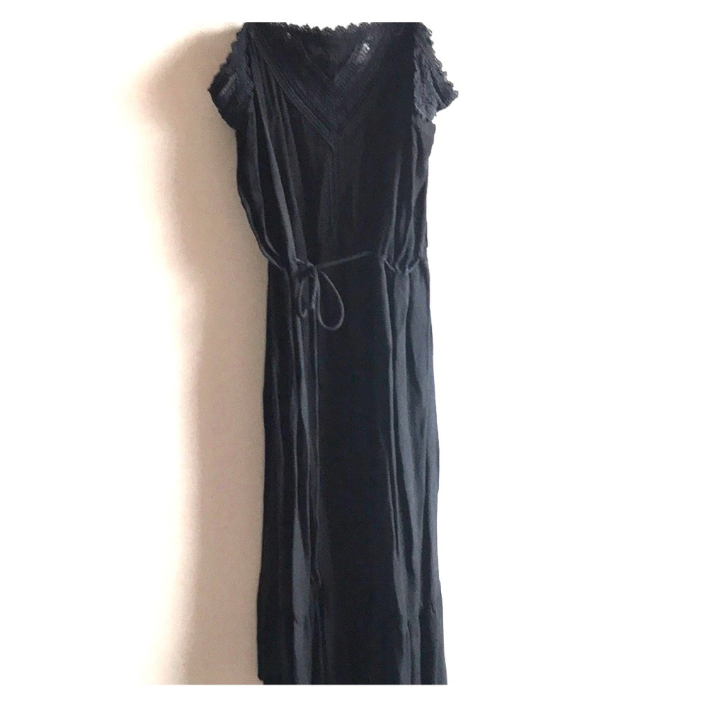 August black midi dress. Used condition. Size 2.